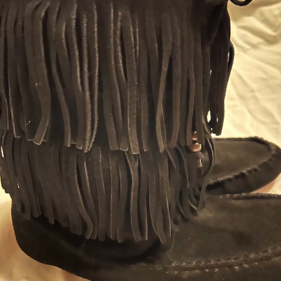 * MINNETONKA *  2-Layer Fringed Boots Size 10 - Picture 2 of 5